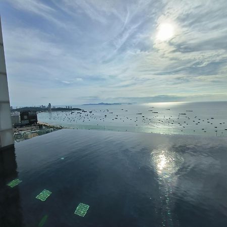 Centric Sea Pattaya Bed & Breakfast Exterior foto