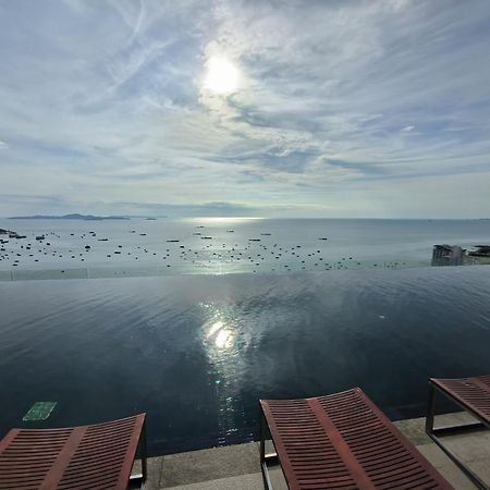 Centric Sea Pattaya Bed & Breakfast Exterior foto