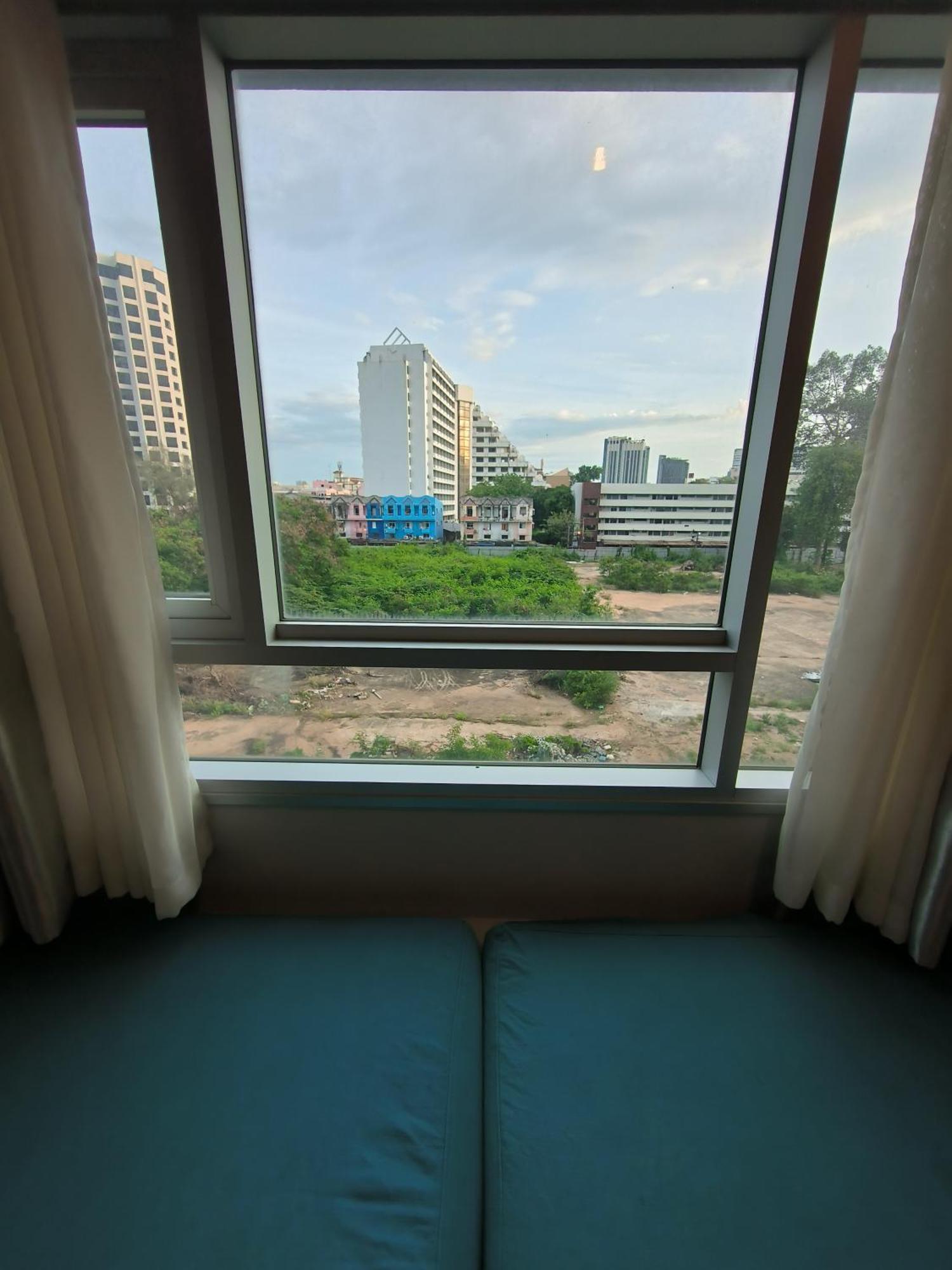 Centric Sea Pattaya Bed & Breakfast Exterior foto