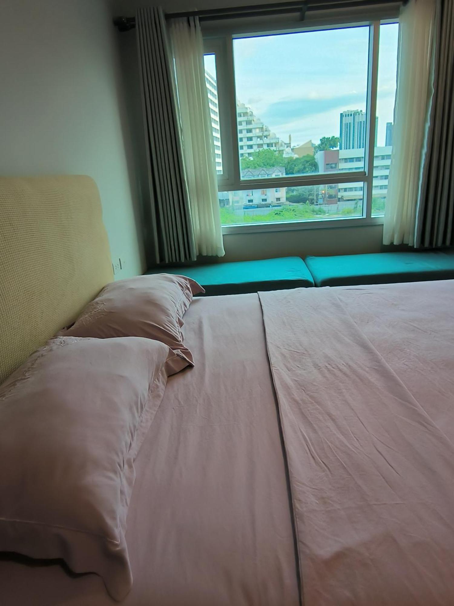 Centric Sea Pattaya Bed & Breakfast Exterior foto