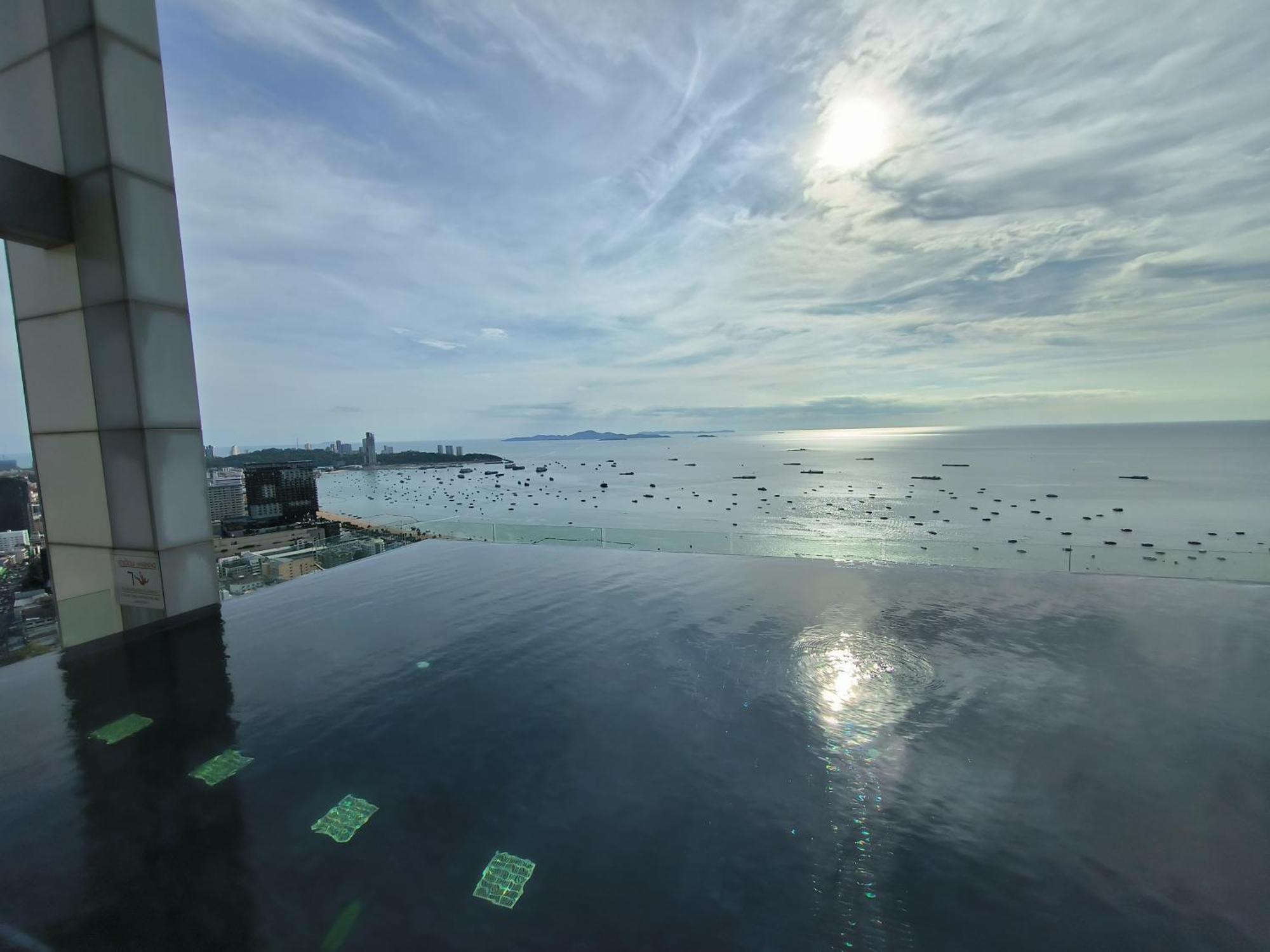 Centric Sea Pattaya Bed & Breakfast Exterior foto